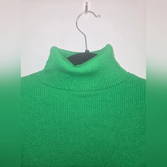 Zara Green Turtleneck Sweater with Checkered Sleeves - Picture 3 of 5